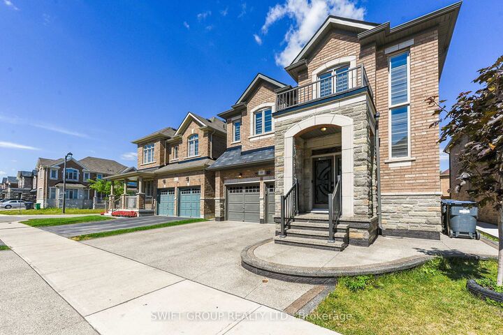 Property Photo: 89 Deer Ridge Trail ON L7C 4H4