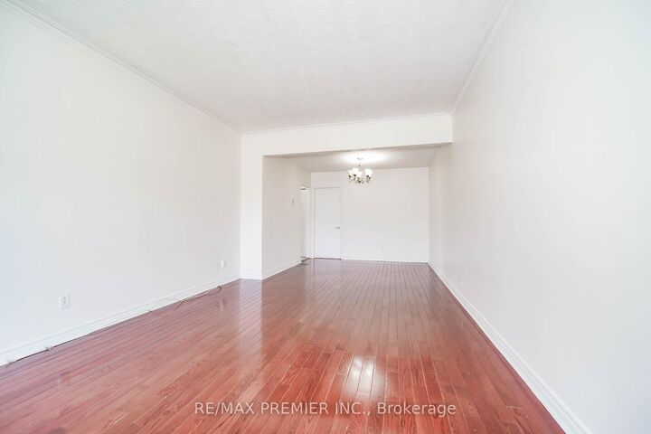 Property Photo: 14 Yatescastle Drive ON M3L 2B8