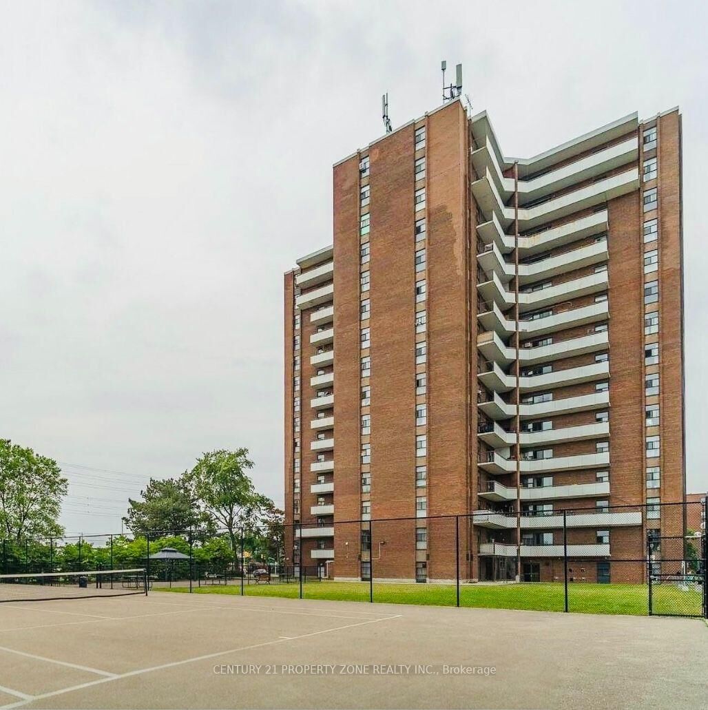 Property Photo:  3025 Queen Frederica Drive 907  ON L4Y 3A1 