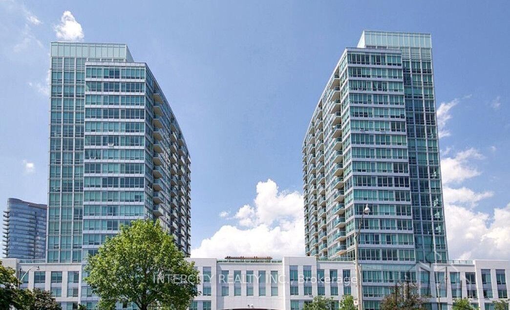 Property Photo: 1900 Lakeshore Boulevard N 1502 ON M6S 1A4