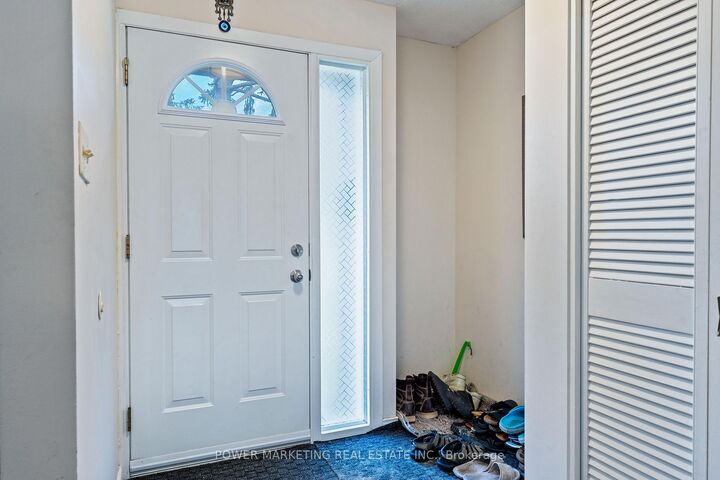 Property Photo: 2111 Montreal Road 76 ON K1J 8M8