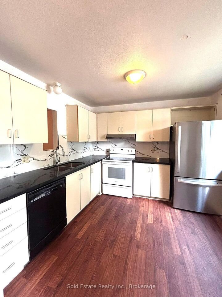 Property Photo:  490 Third Street 40  ON N5V 4A2 