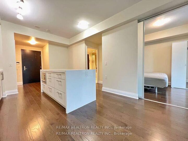 Photo de la propriété: 1080 Bay Street 1401 ON M5S 0A5
