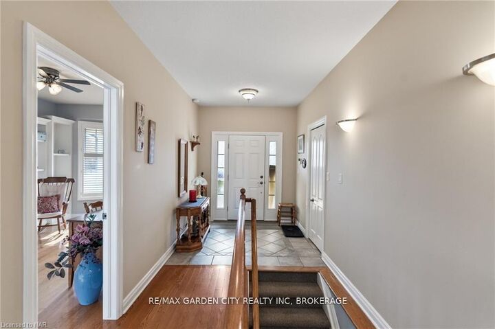 100 Thorold Road E — photo 1