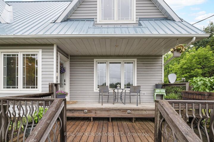 Property Photo: 1919 Stagecoach Road ON K4P 1L9