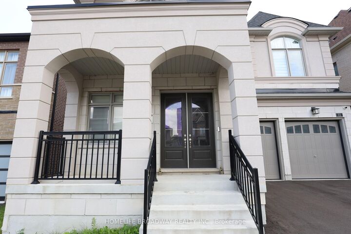 Property Photo: 11 David Dunlap Boulevard ON L4C 4V7