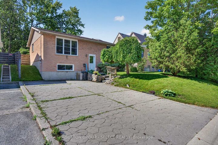 Property Photo:  280 Charlotte Street  ON N5L 1A8 