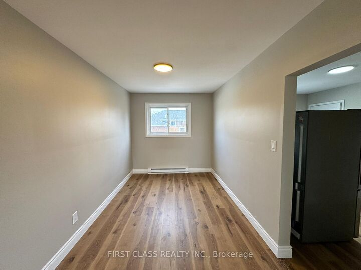 Property Photo:  596 Digby Avenue  ON L1G 1W6 
