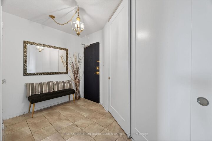 Property Photo:  150 Neptune Drive 304  ON M6A 2Y9 