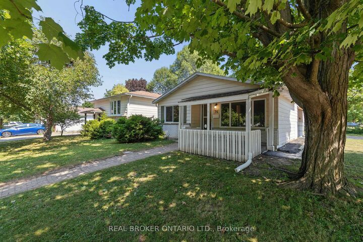 Property Photo:  74 Helene Crescent  ON N2L 5E5 