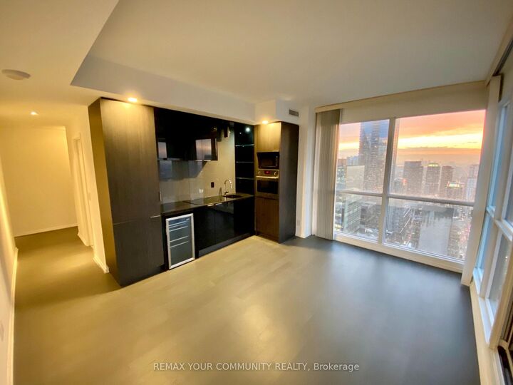 Property Photo:  70 Temperance Street 4715  ON M5H 4E8 
