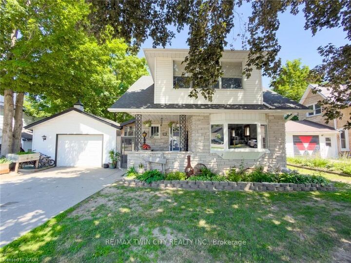 Property Photo:  10 Hillcrest Street W  ON N0G 2S0 