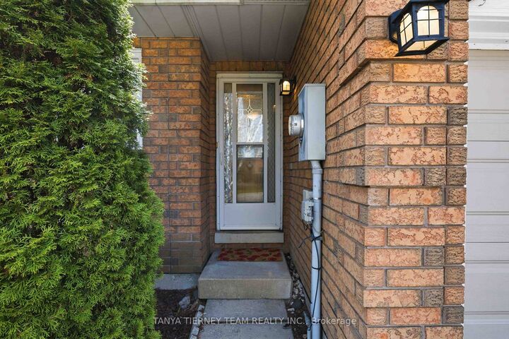Property Photo: 60 Pidduck Street ON L1E 2W2