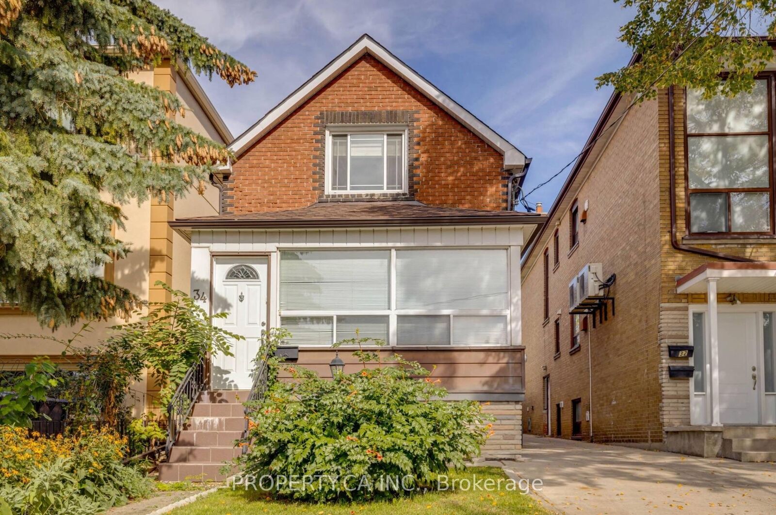 Property Photo:  34 Ashbury Avenue  ON M6V 1V7 