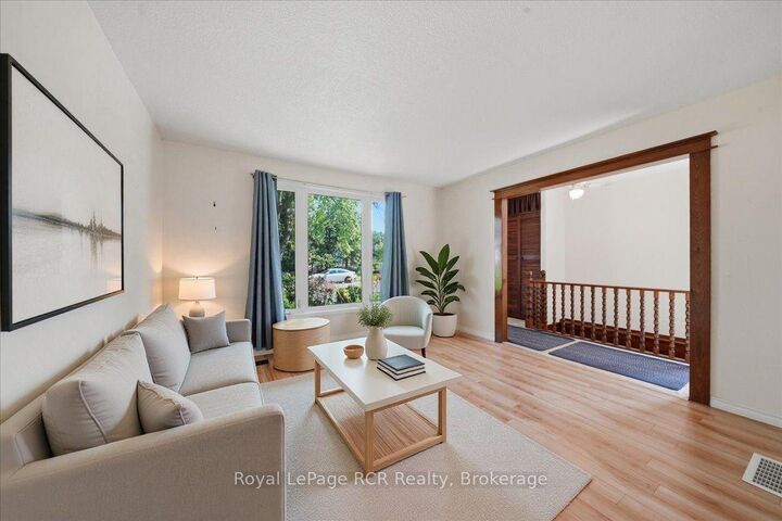 Property Photo:  1124 12th Street E  ON N4K 5Y6 