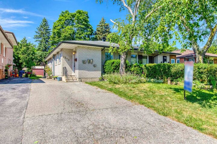 1514 Swanage Crescent — photo 1