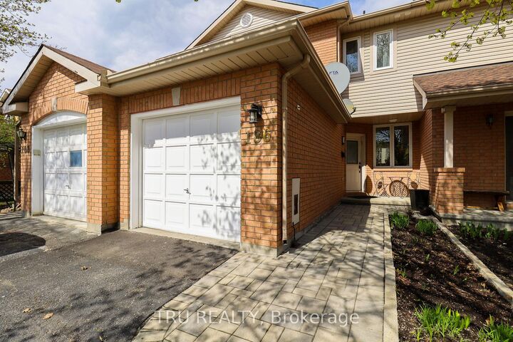 186 Daventry Crescent — photo 1