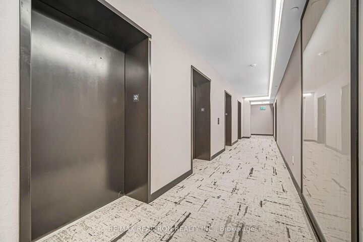 Property Photo:  609 Sherbourne Street 3201  ON M4X 0A4 