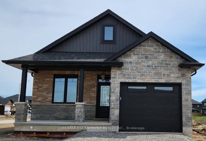 183 Craddock Boulevard — photo 1