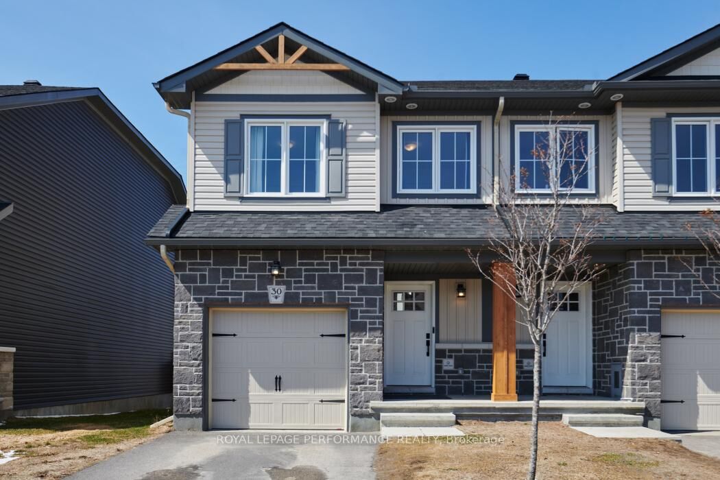 Property Photo:  30 Whitcomb Crescent  ON K7A 0C2 
