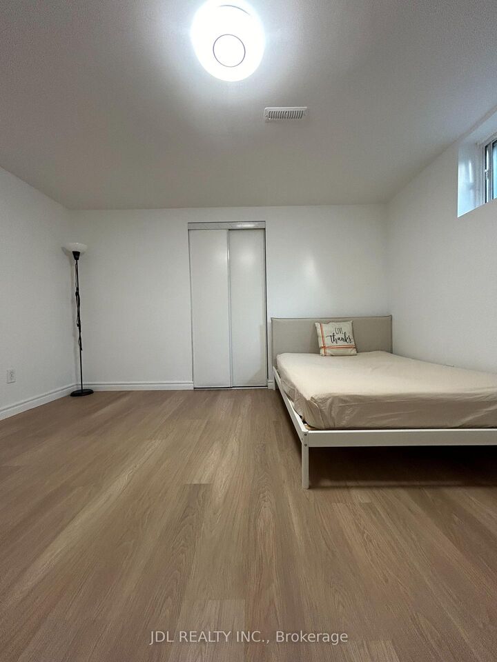 Property Photo: 27 Macklingate Ct Court Three-Bedroom Bsmt ON M1V 1A2