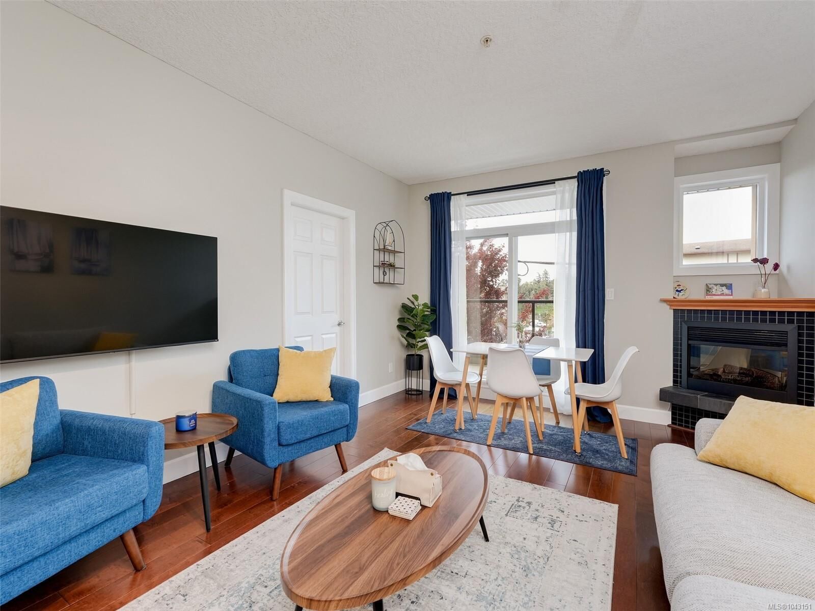 Property Photo: 76 Gorge Rd W #204 BC V9A 1M1