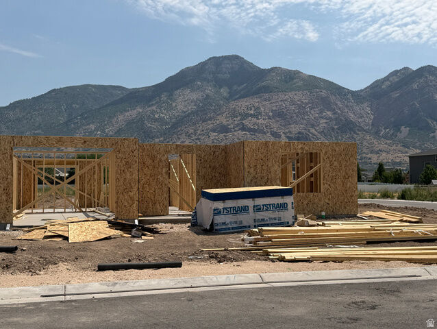 Property Photo: 1036 N Summit View Dr W UT 84404