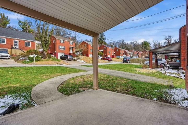 Property Photo: 1219 Circle Dr PA 15221