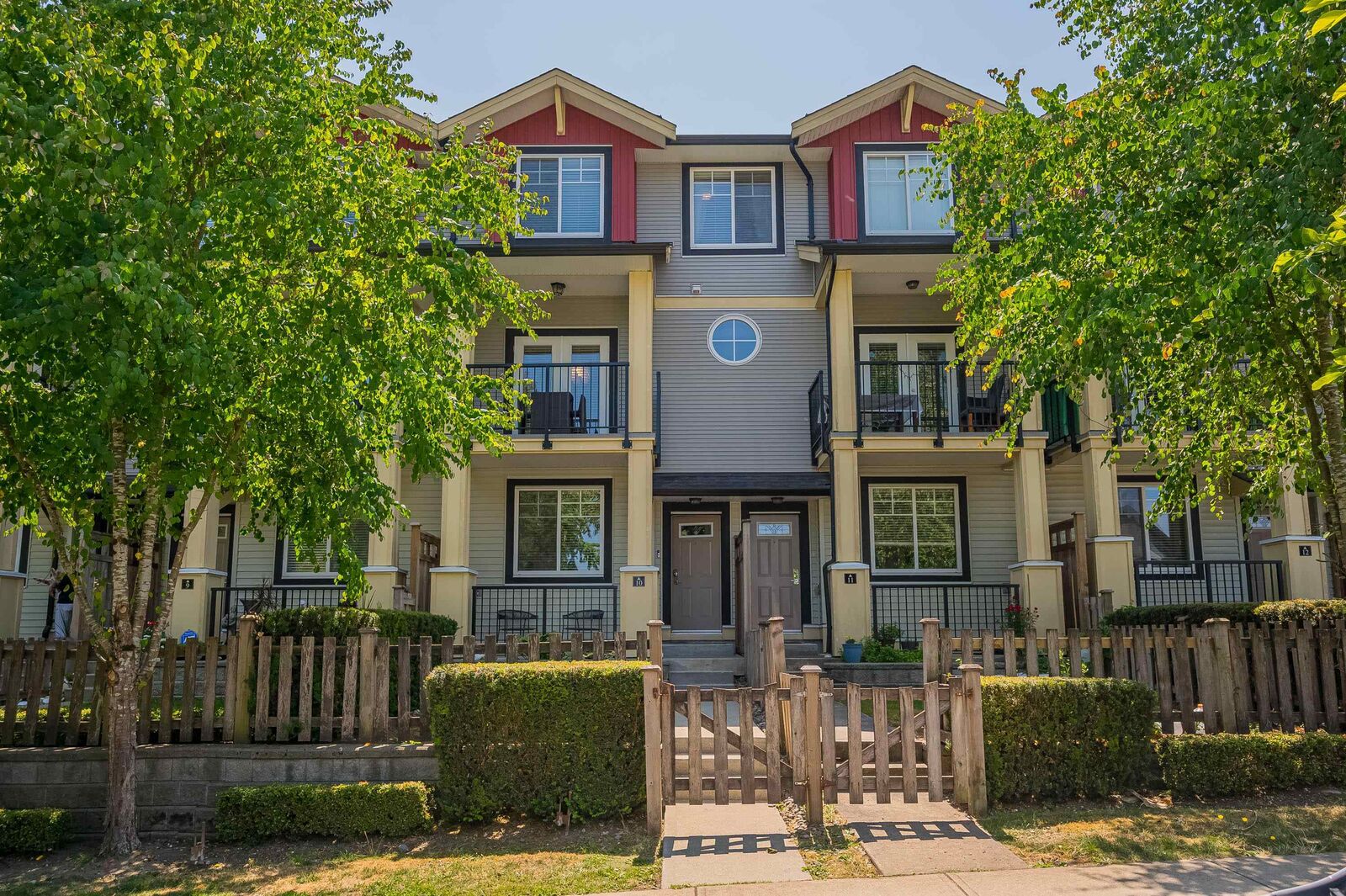 Property Photo: 13886 62 Avenue 10 BC V3X 0G2