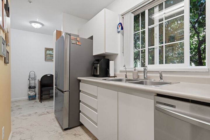 Property Photo: 1189 Westwood Street 101 BC V3B 7P5