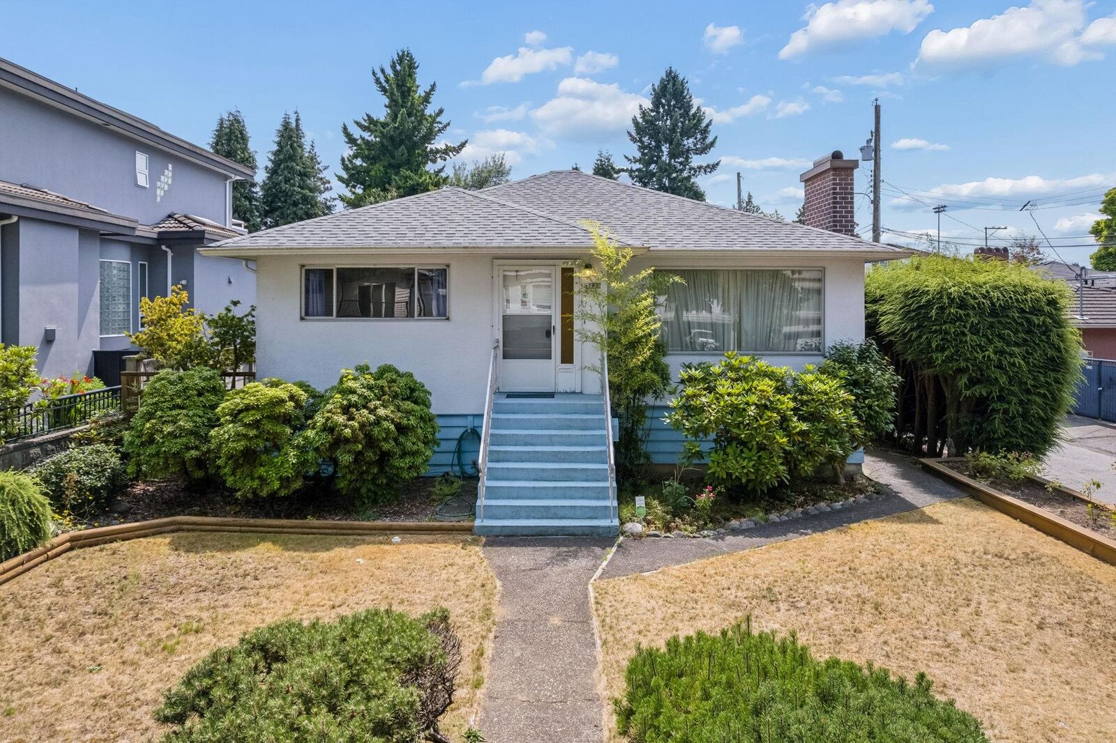 Property Photo: 3126 Waverley Avenue BC V5S 1G2