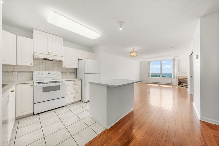 Property Photo:  612 Sixth Street 1206  BC V3L 5V2 