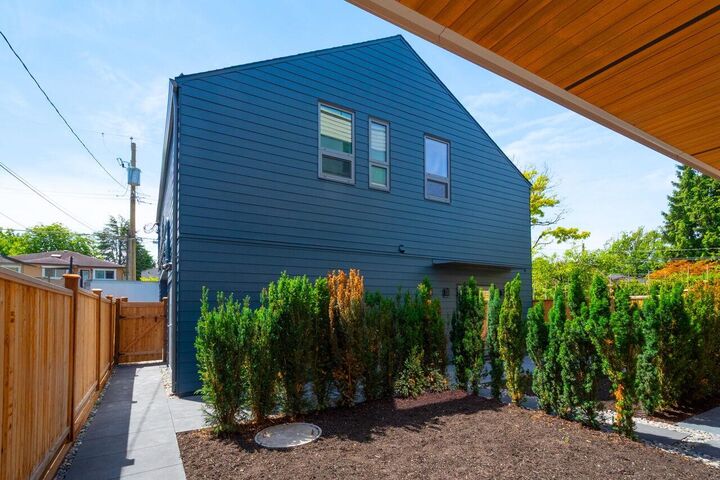 Property Photo: 3122 W 11th Avenue BC V6K 2M7