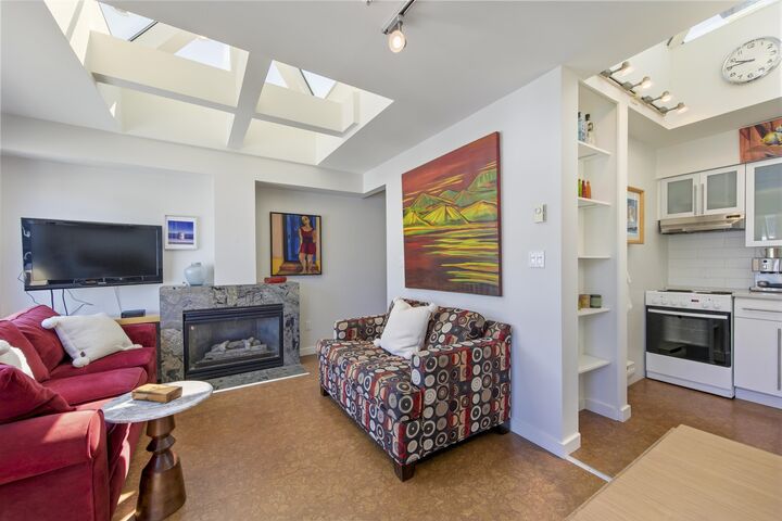 Property Photo: 3673 W 11th Avenue 301 BC V6R 2K4