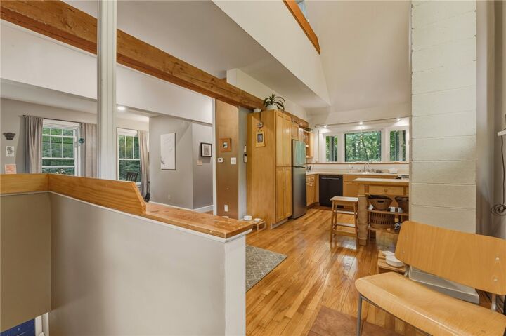 Property Photo:  