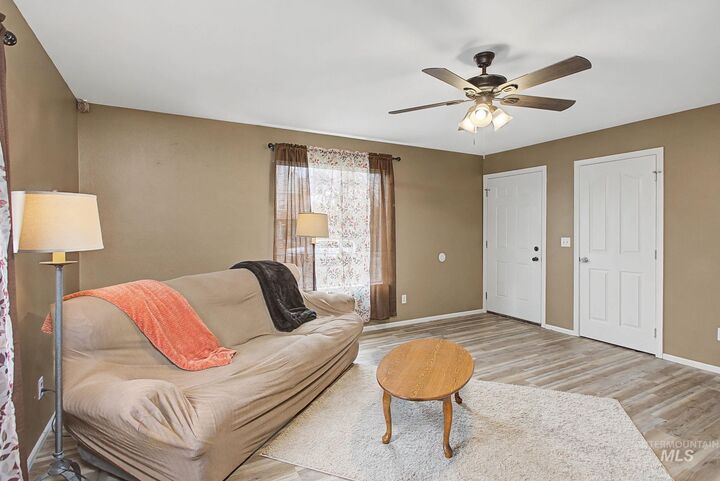 Property Photo: 919 9th Street WA 99403