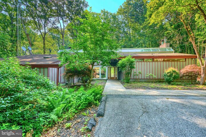 Property Photo:  2101 Tufton Avenue  MD 21136 