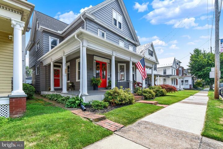 Property Photo:  425 W Main Street  PA 17055 
