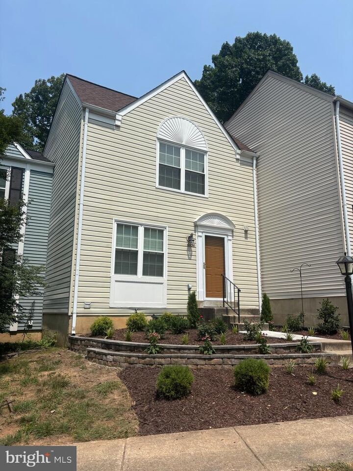 Property Photo: 6636 Rockleigh Way VA 22315