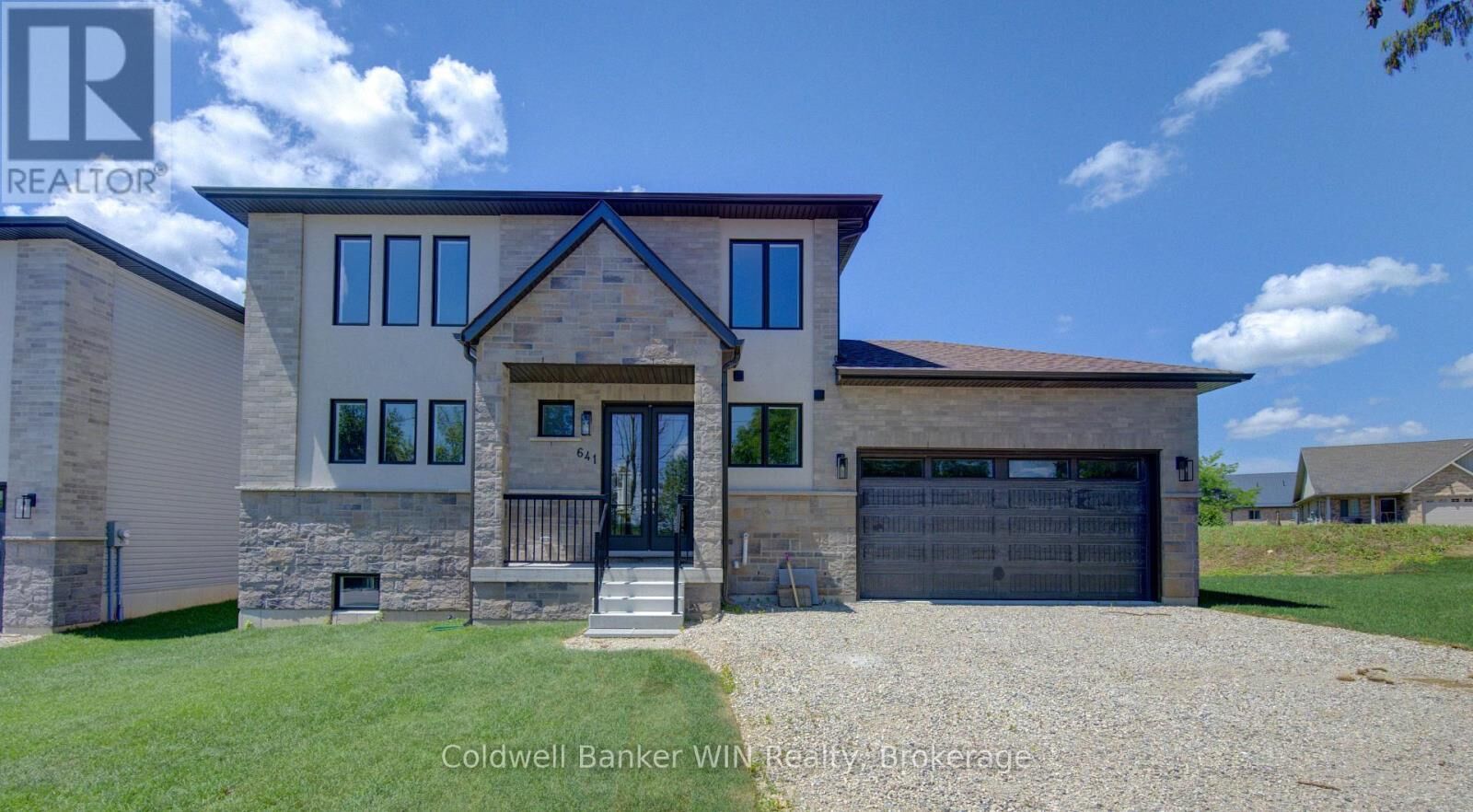 Property Photo:  641 Martin Street  ON N0G 2L3 