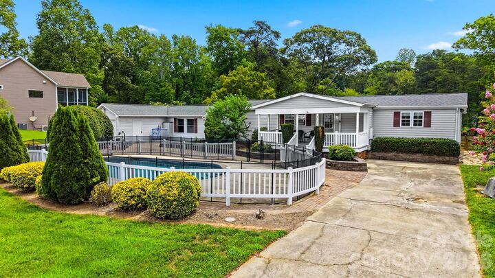 Property Photo: 4520 Lake Drive NC 28673