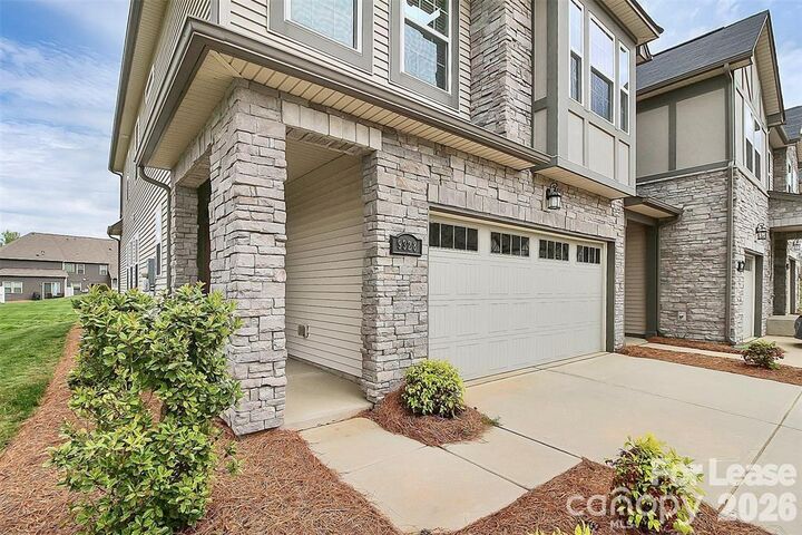 Property Photo:  9328 Glenburn Lane  NC 28278 