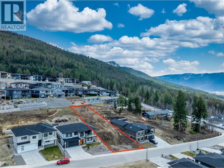 Property Photo:  1120 16 Avenue Southeast  BC V1E 0H4 