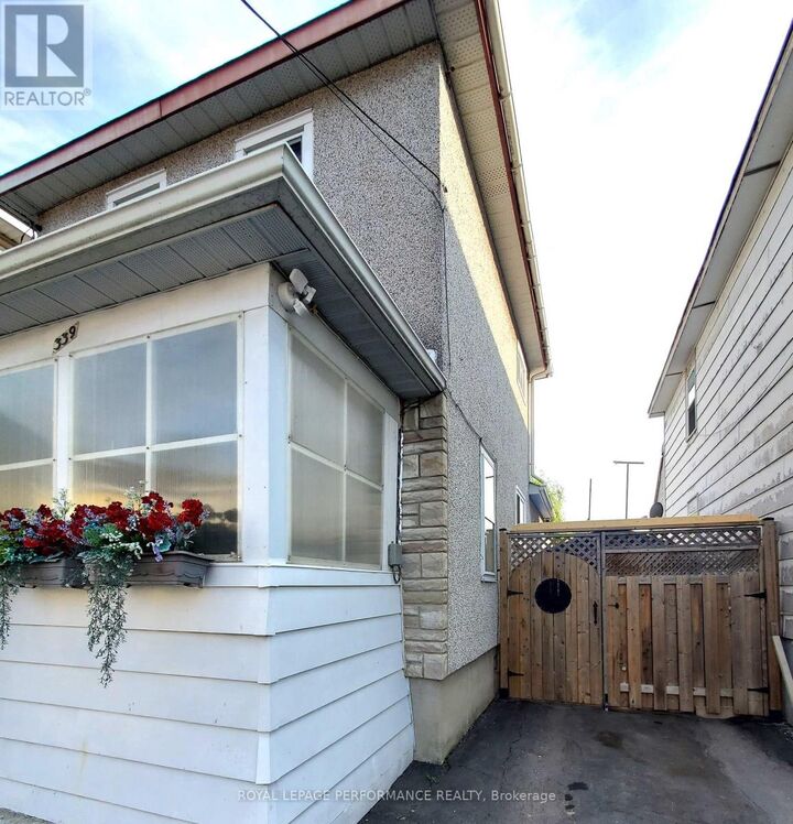 Property Photo:  339 Louisa Street  ON K6H 4R2 