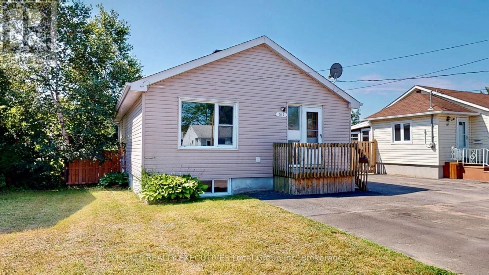 Property Photo:  319 Albert Avenue  ON P1B 7J8 