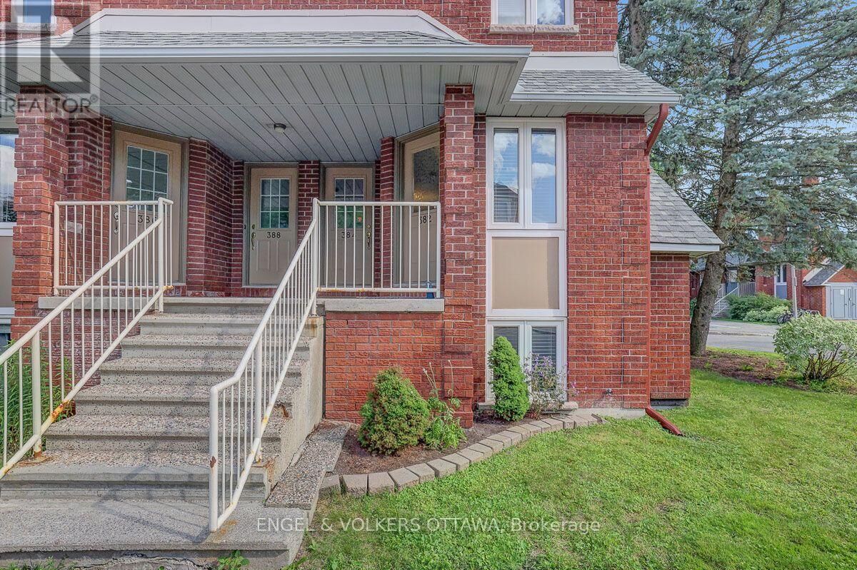 Property Photo:  382 Briston Private 1  ON K1G 5R2 