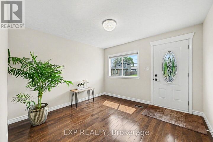 Property Photo:  9 Eleventh Street West  ON K6J 3A8 