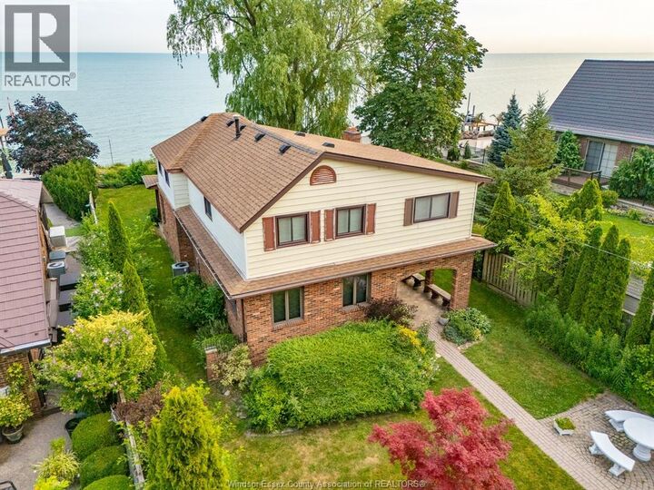 Property Photo:  329 Lakeview Drive  ON N8L 0M2 