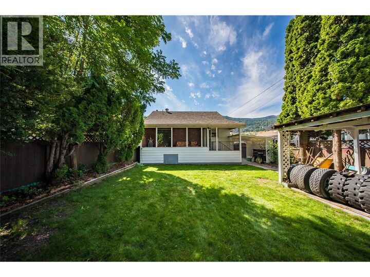 Property Photo: 1683 Bailey Street BC V1R 1W5