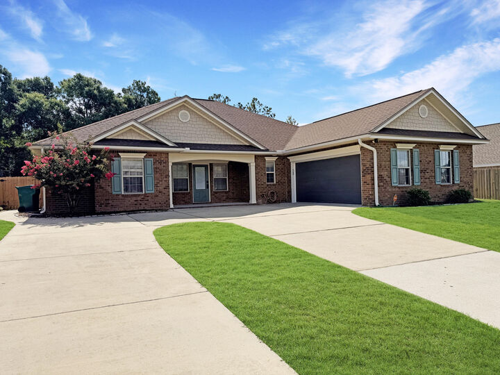 Property Photo:  5181 Rabbit Run  FL 32539 